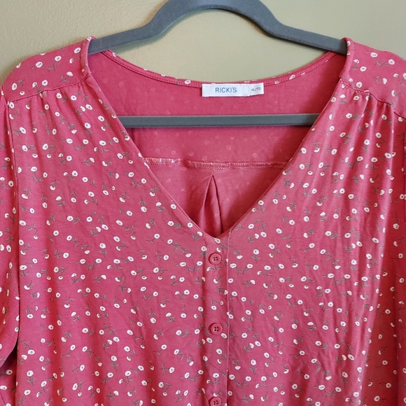 Ricki's Floral Long Sleeve - Picture 2 of 3